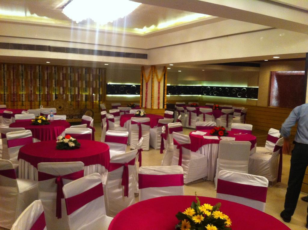 The Rajshahi Palace Hotel Индор Екстериор снимка