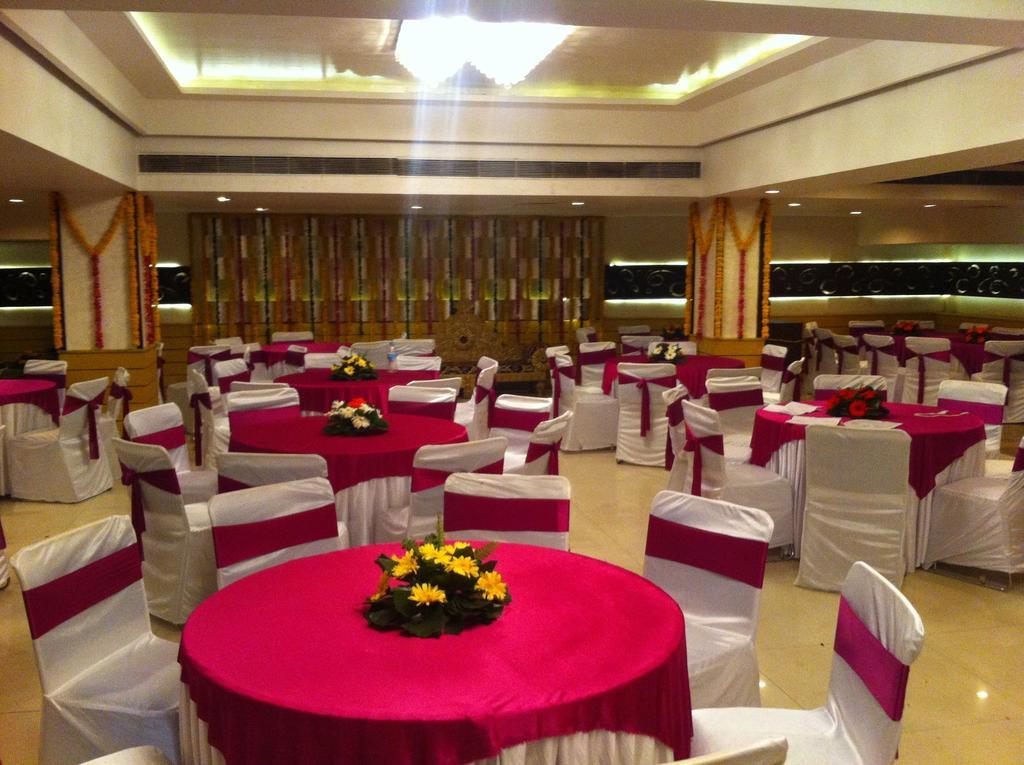 The Rajshahi Palace Hotel Индор Екстериор снимка