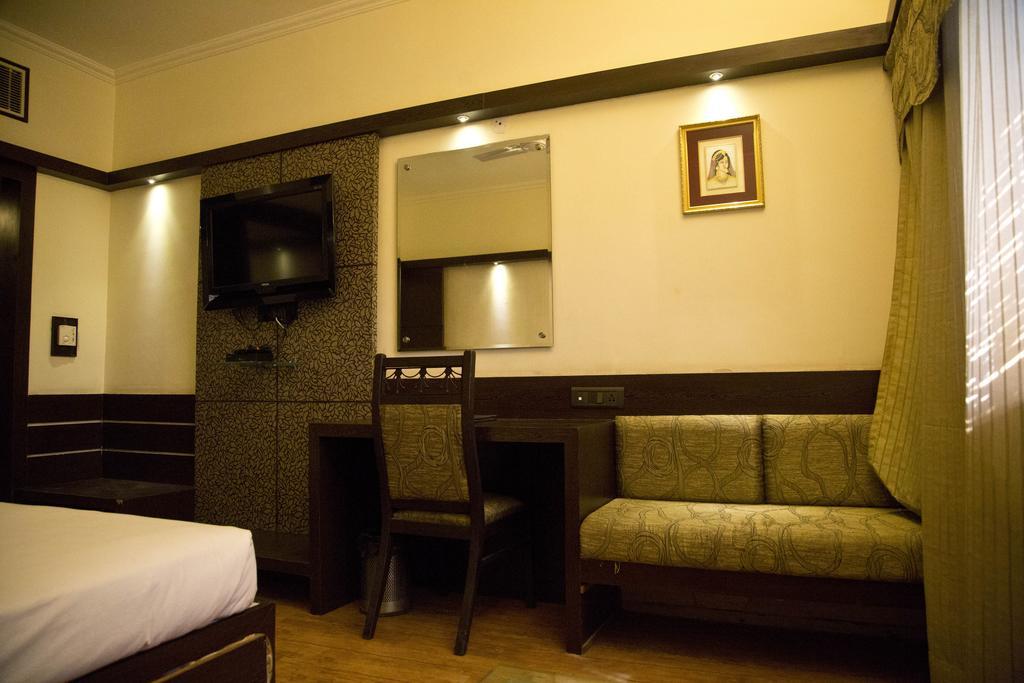 The Rajshahi Palace Hotel Индор Екстериор снимка