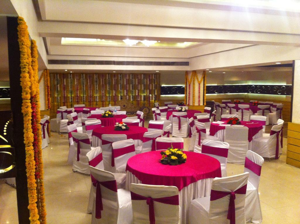 The Rajshahi Palace Hotel Индор Екстериор снимка