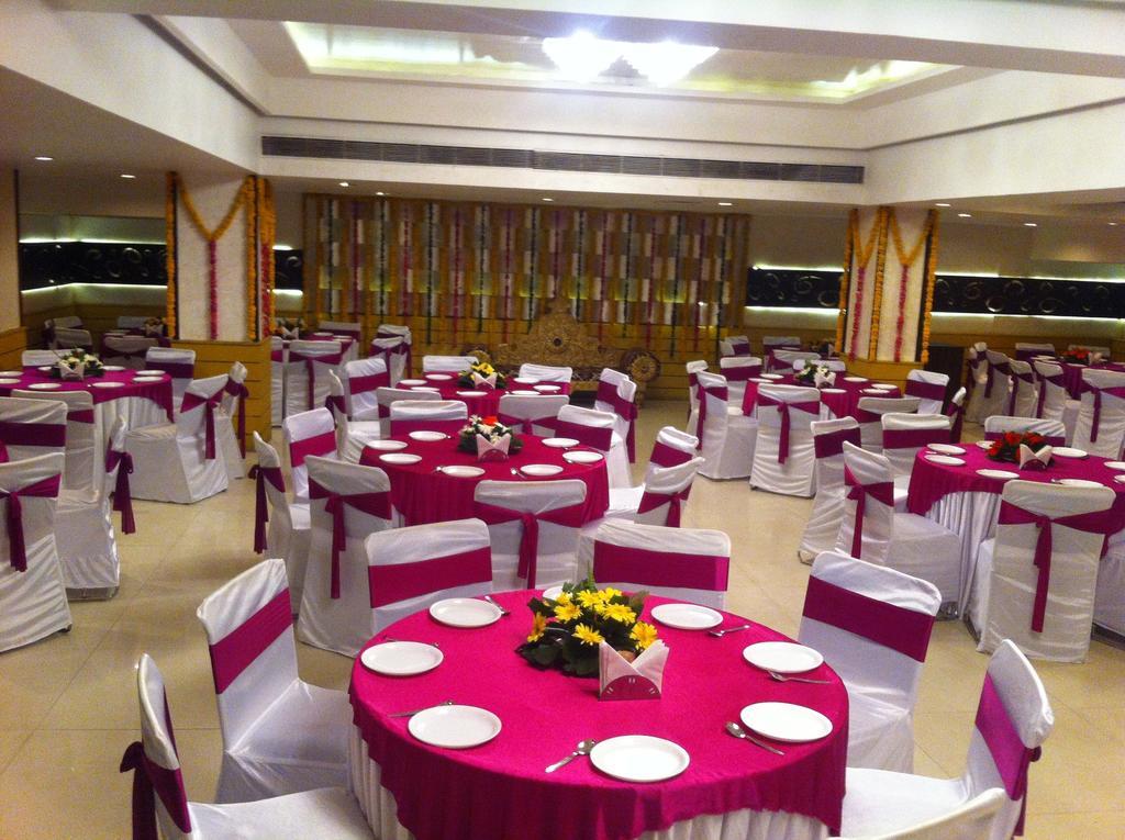 The Rajshahi Palace Hotel Индор Екстериор снимка